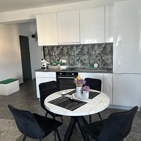 Summer Apartment *